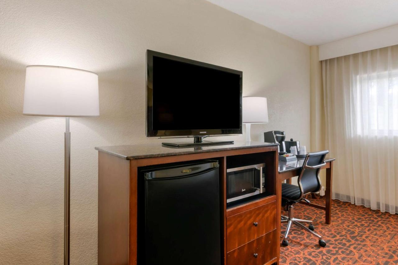 Best Western Plus Windsor Inn North Miami Extérieur photo