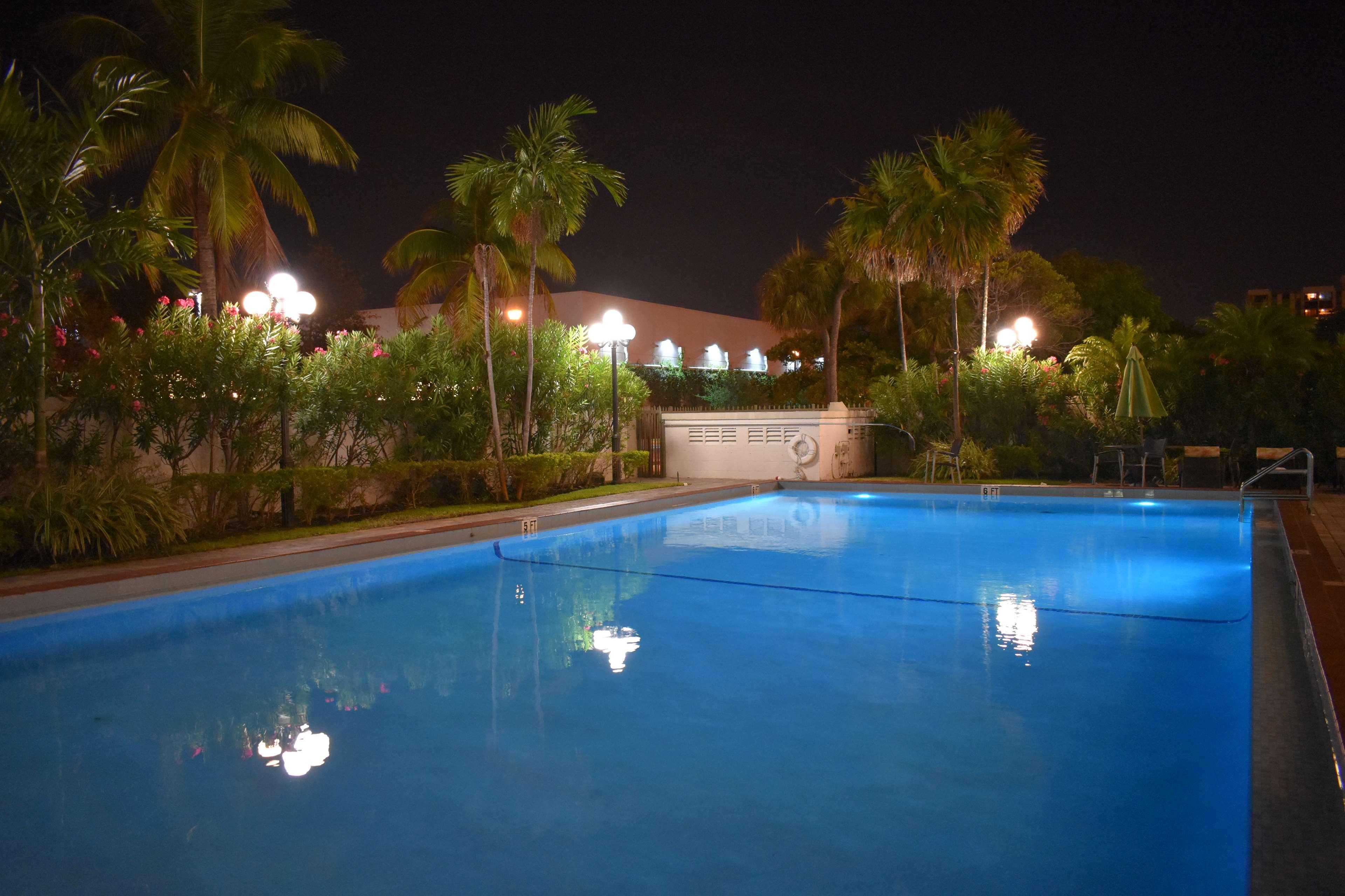 Best Western Plus Windsor Inn North Miami Extérieur photo
