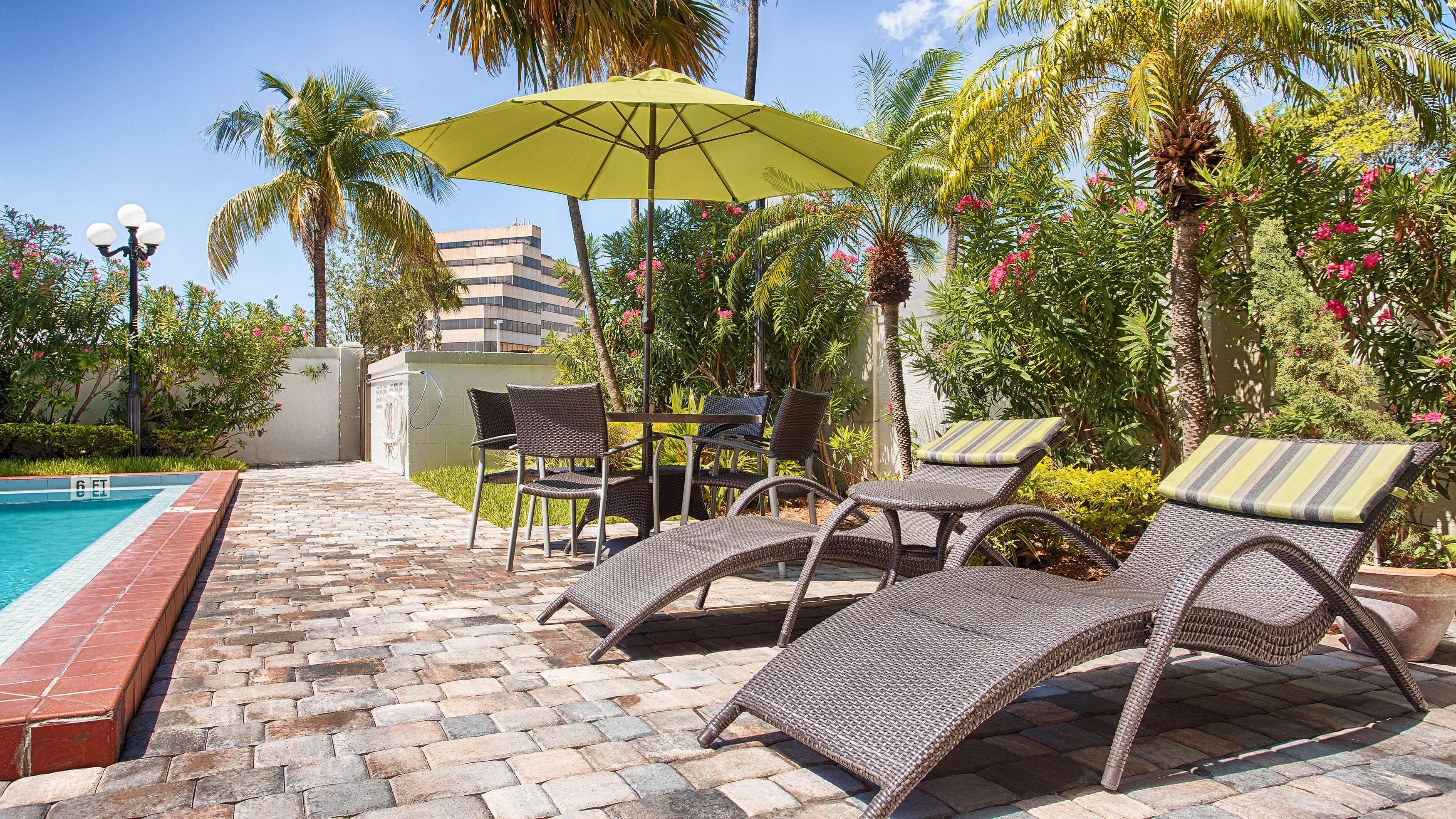 Best Western Plus Windsor Inn North Miami Extérieur photo